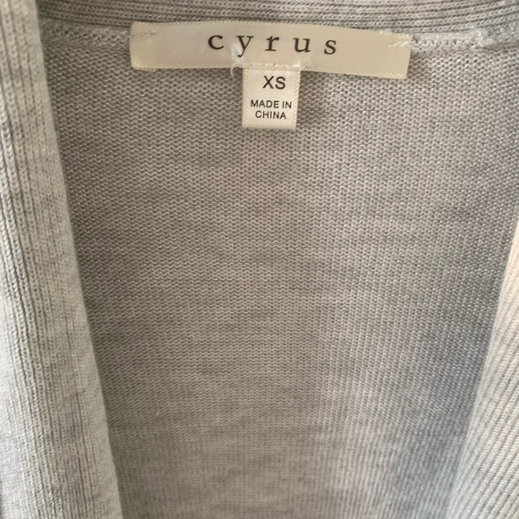 Cyrus Grey cardigan - Picture 3 of 5